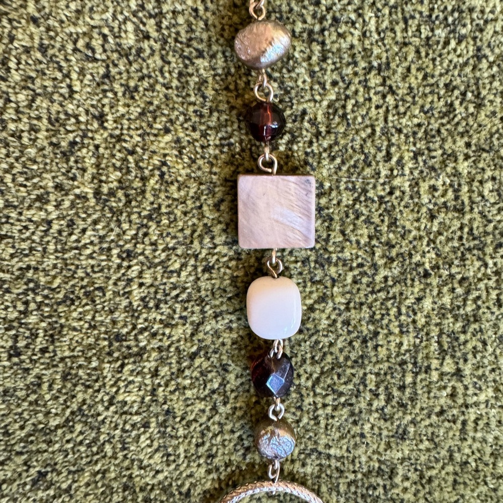Freshwater pearl and mother of pearl necklace - Picture 4 of 5